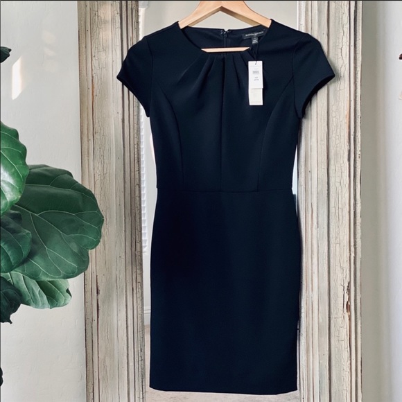 Banana Republic Dress w/ Thin Front Keyhole - Picture 2 of 16